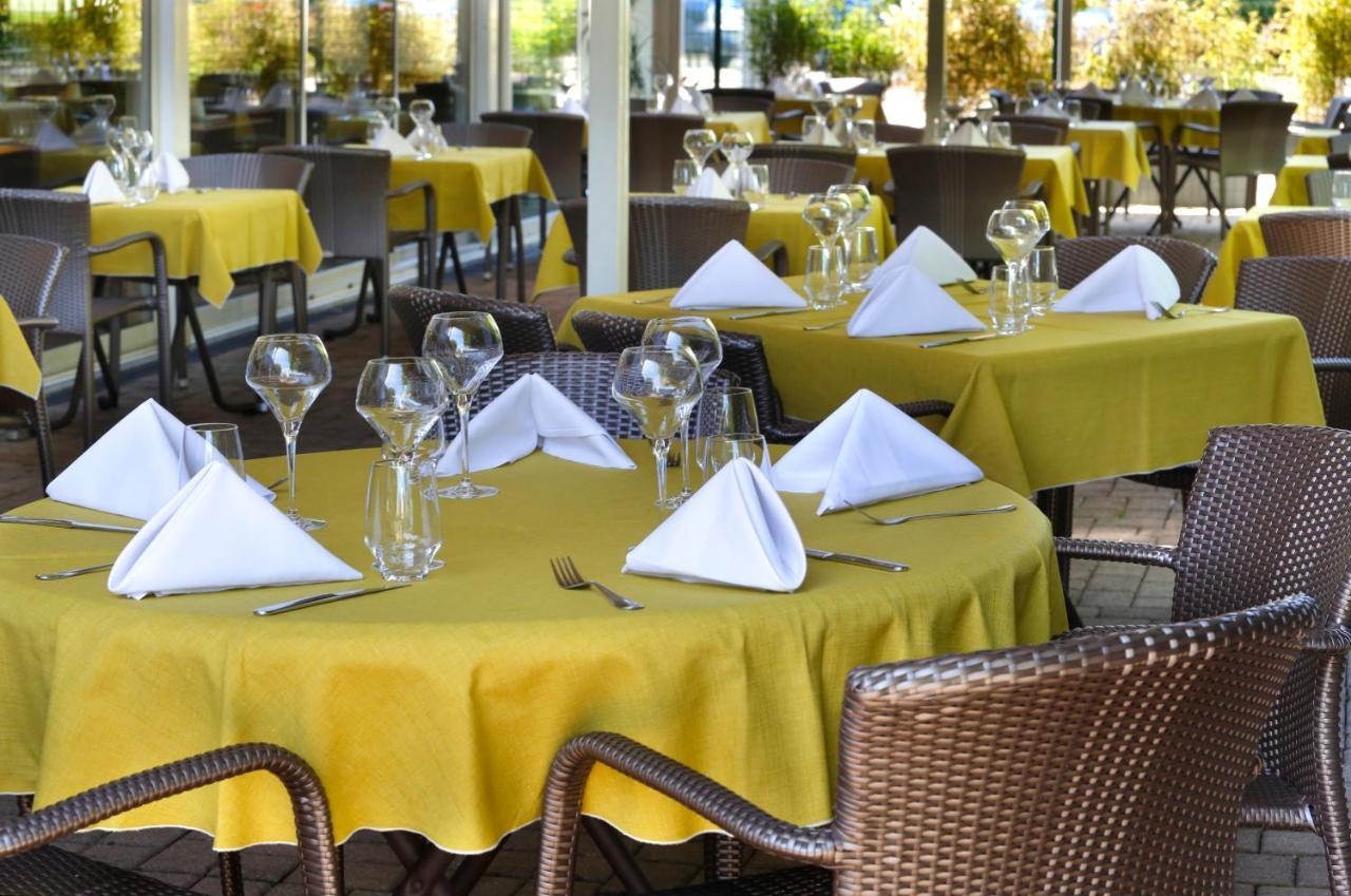 B&B Hotel Montbeliard-โซชูส์ ภายนอก รูปภาพ