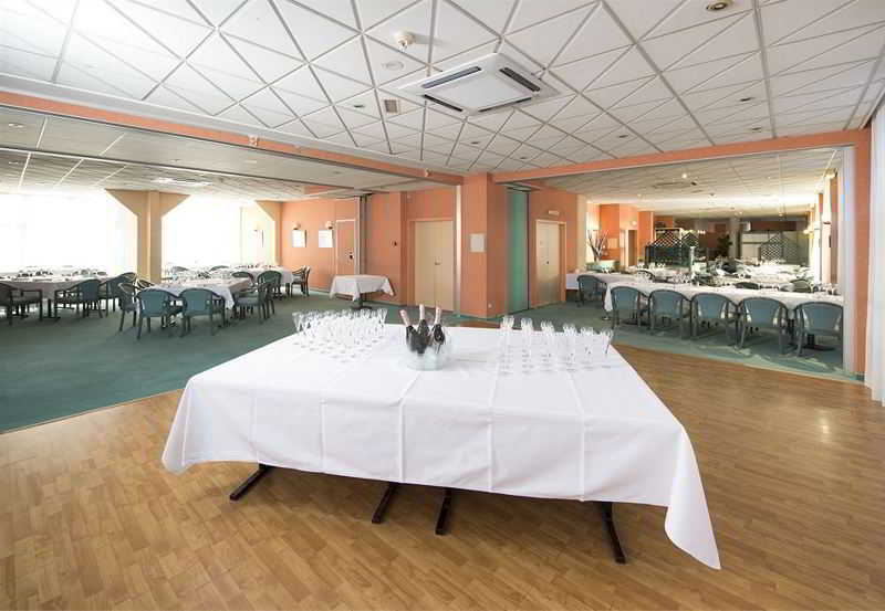 B&B Hotel Montbeliard-โซชูส์ ภายนอก รูปภาพ